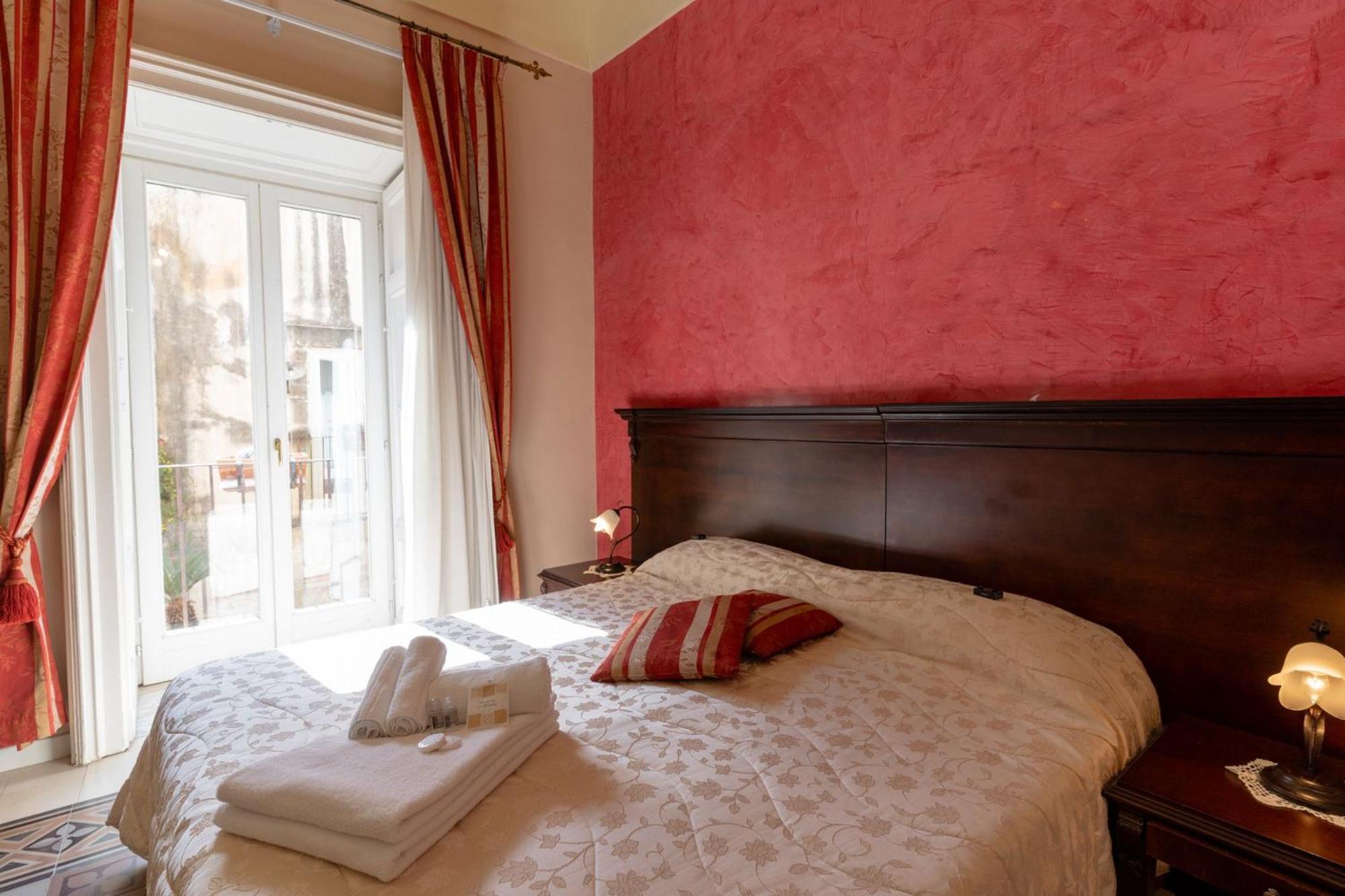 Palazzo Il Cavaliere B&B De Charme Modica Pokój zdjęcie